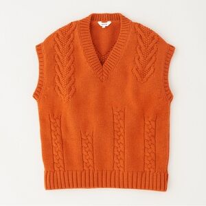 KOTN Cableknit Sweater Vest